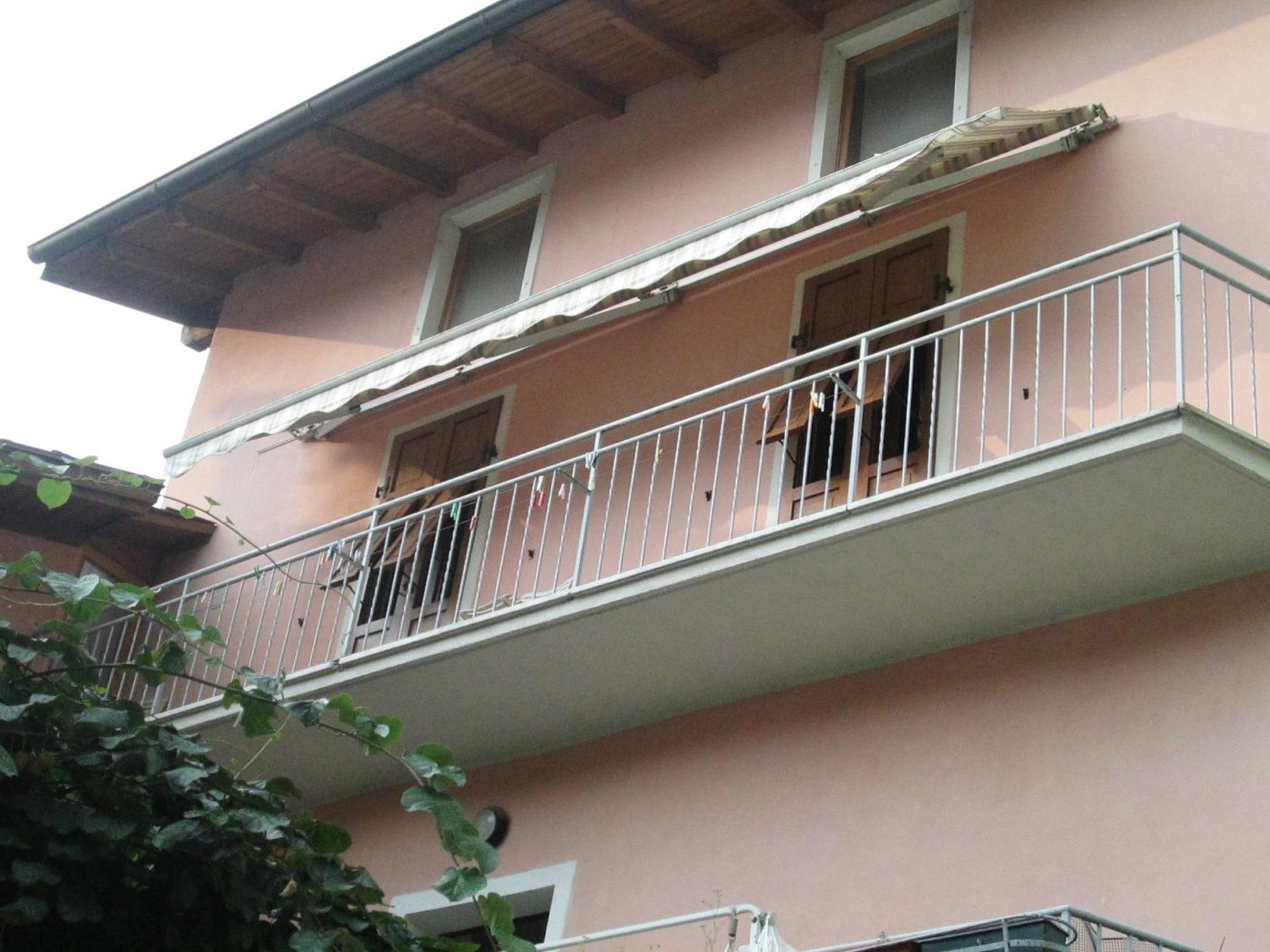 Massone Climbing Home Arco Bagian luar foto